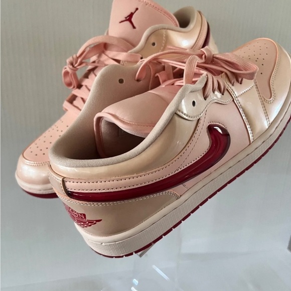 New Nike Air Jordan 1 Low Women’s Valentine Edition Sneakers W12/M10.5 - Picture 2 of 7